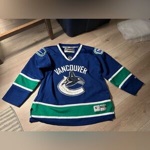 YOUTH L/XL Reebok Vancouver Canucks Jersey